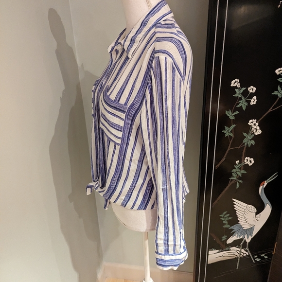 Chico's 0.5 Wms Small Button Up Blouse Tie Front Stripe White Blue Gauzey 136 - Picture 4 of 10